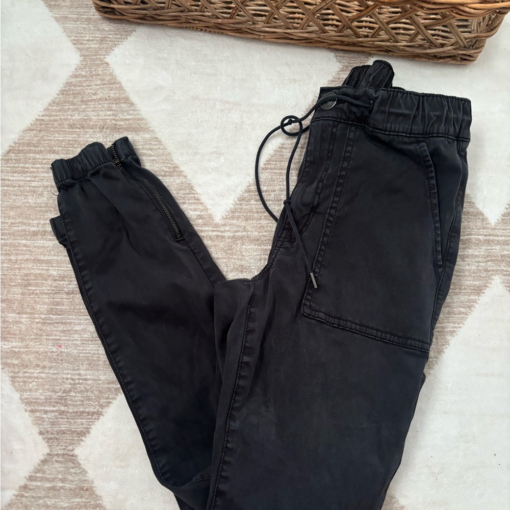 American eagle size 6 joggers